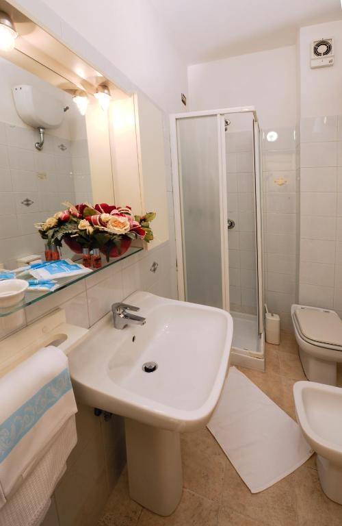 Hotel Amalfitana Пиза Номер фото