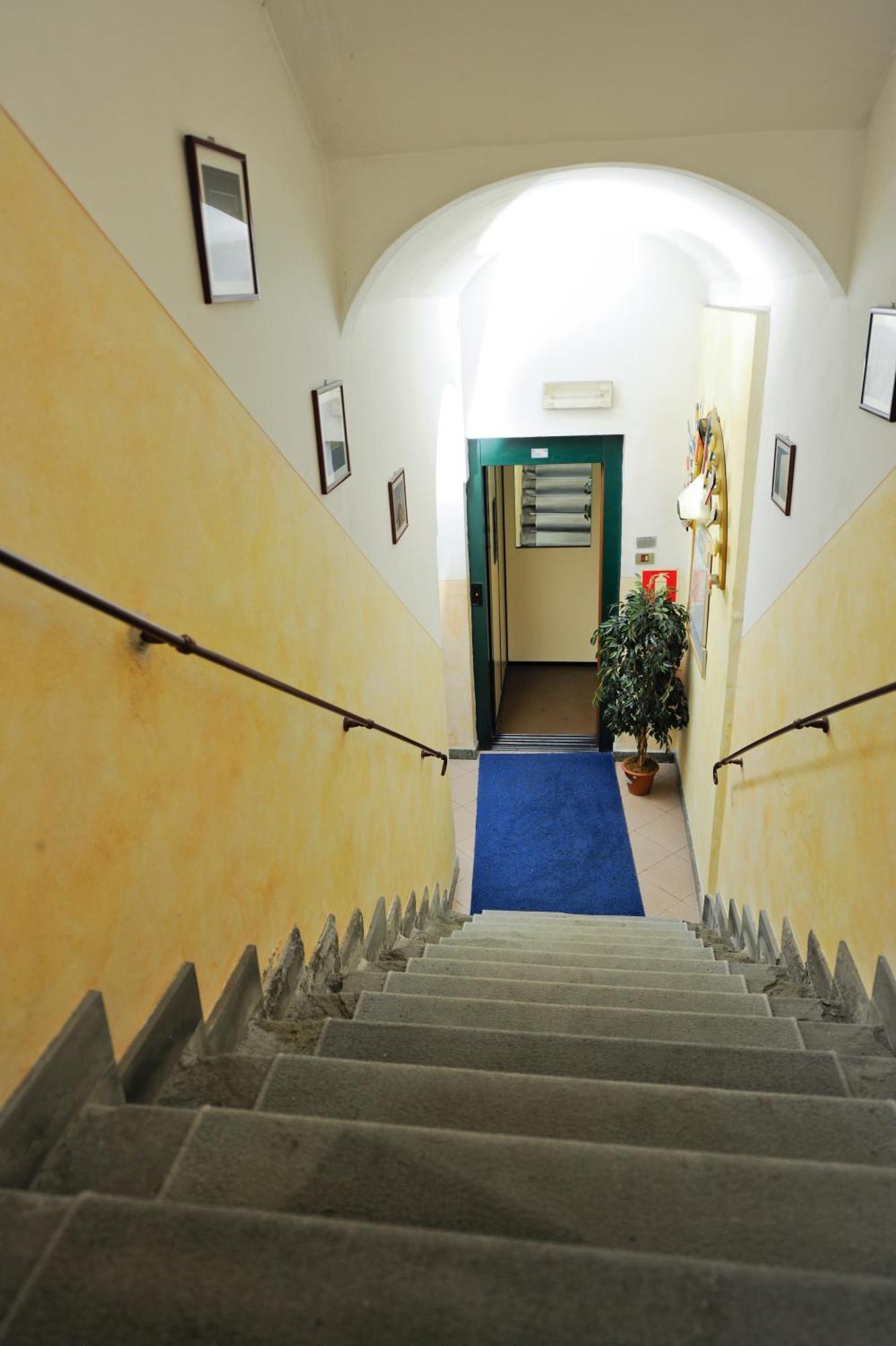 Hotel Amalfitana Пиза Экстерьер фото