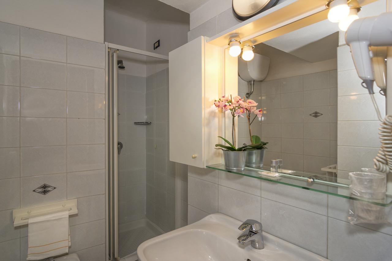 Hotel Amalfitana Пиза Экстерьер фото