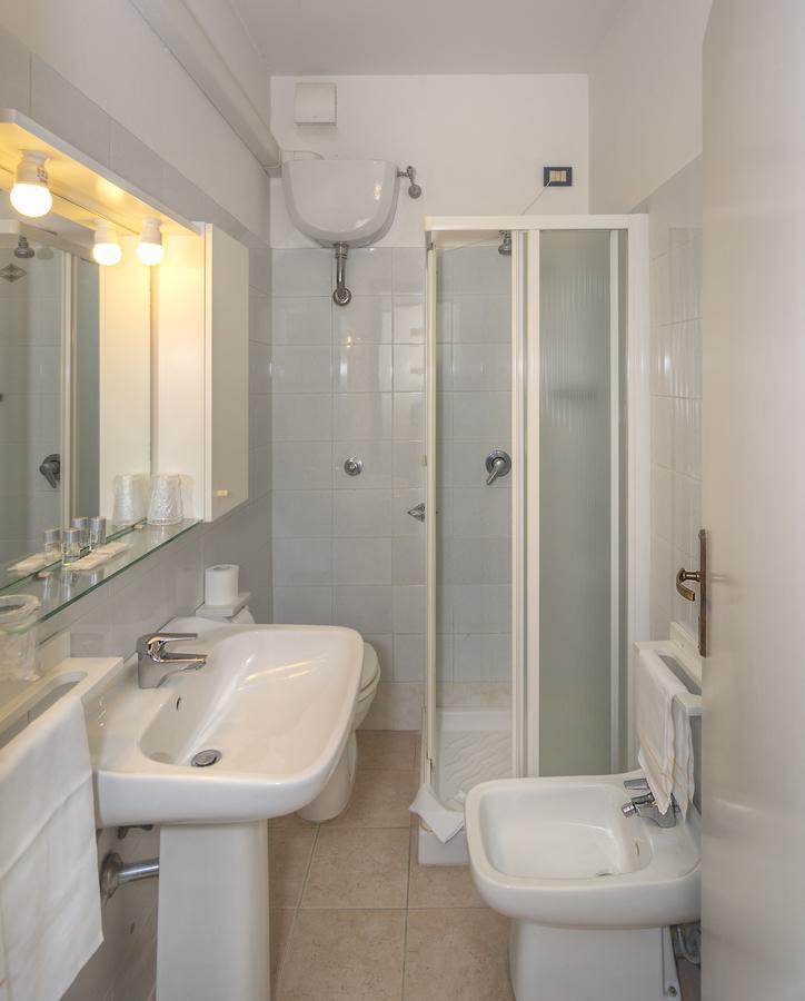 Hotel Amalfitana Пиза Экстерьер фото