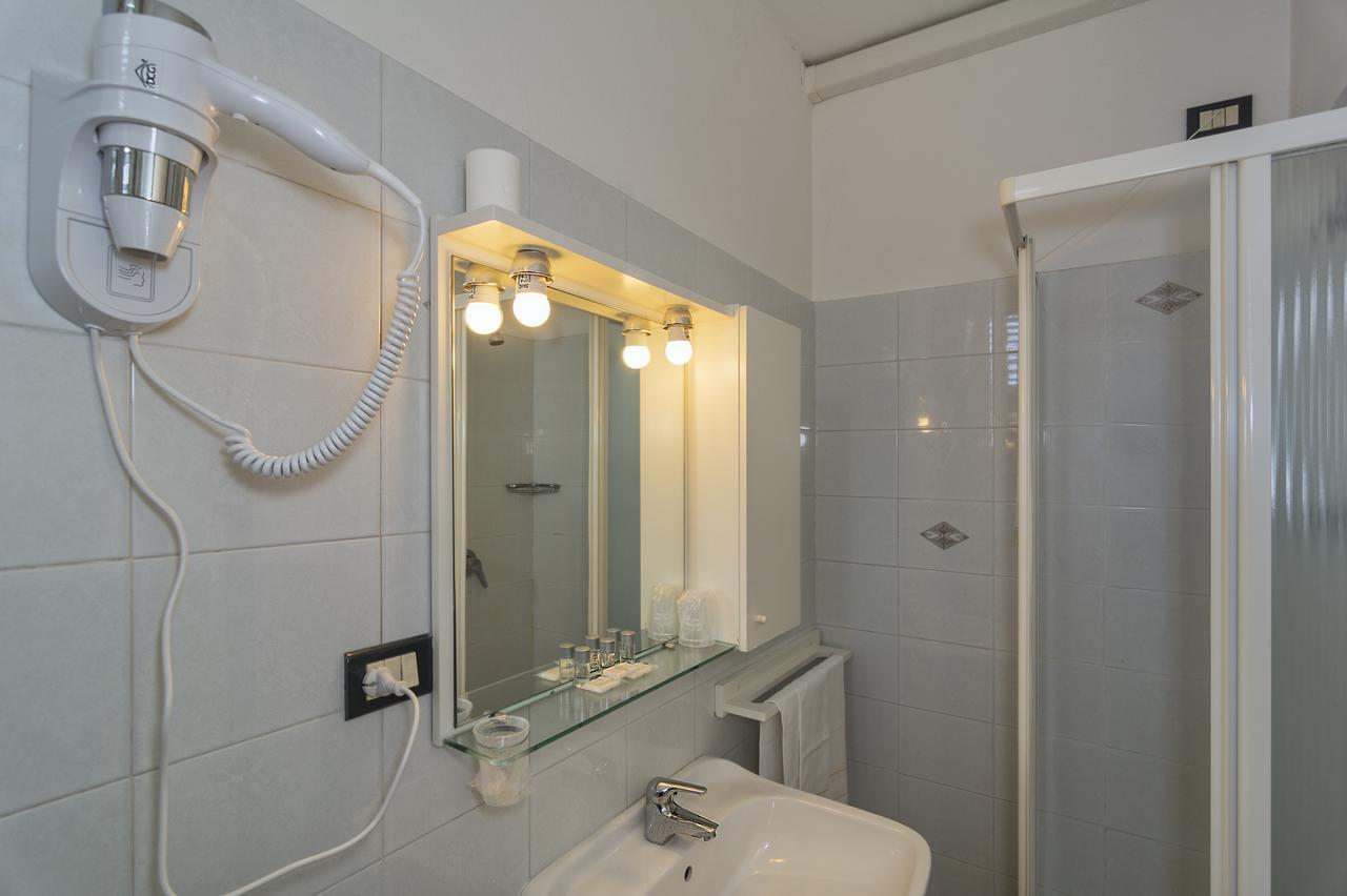 Hotel Amalfitana Пиза Экстерьер фото