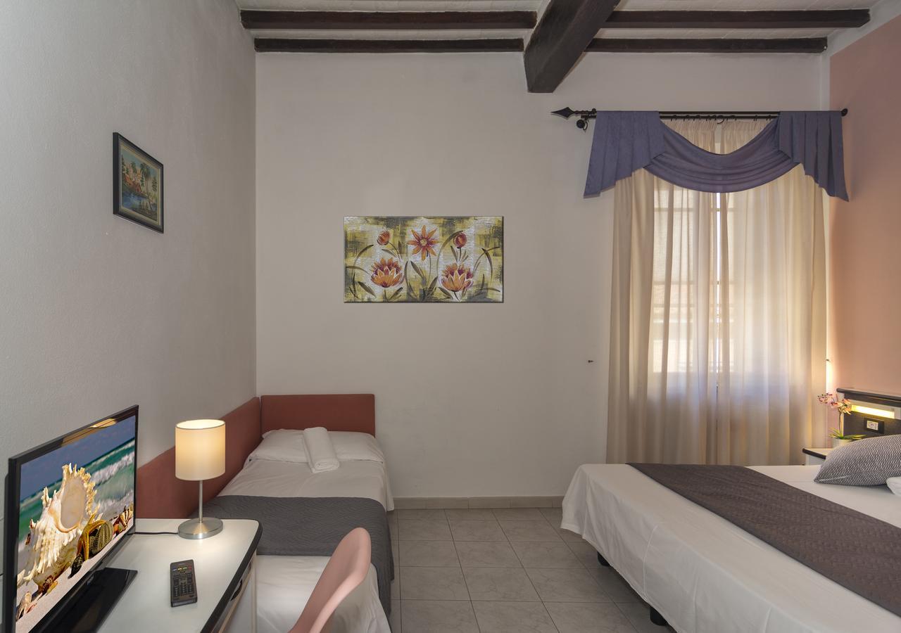 Hotel Amalfitana Пиза Экстерьер фото