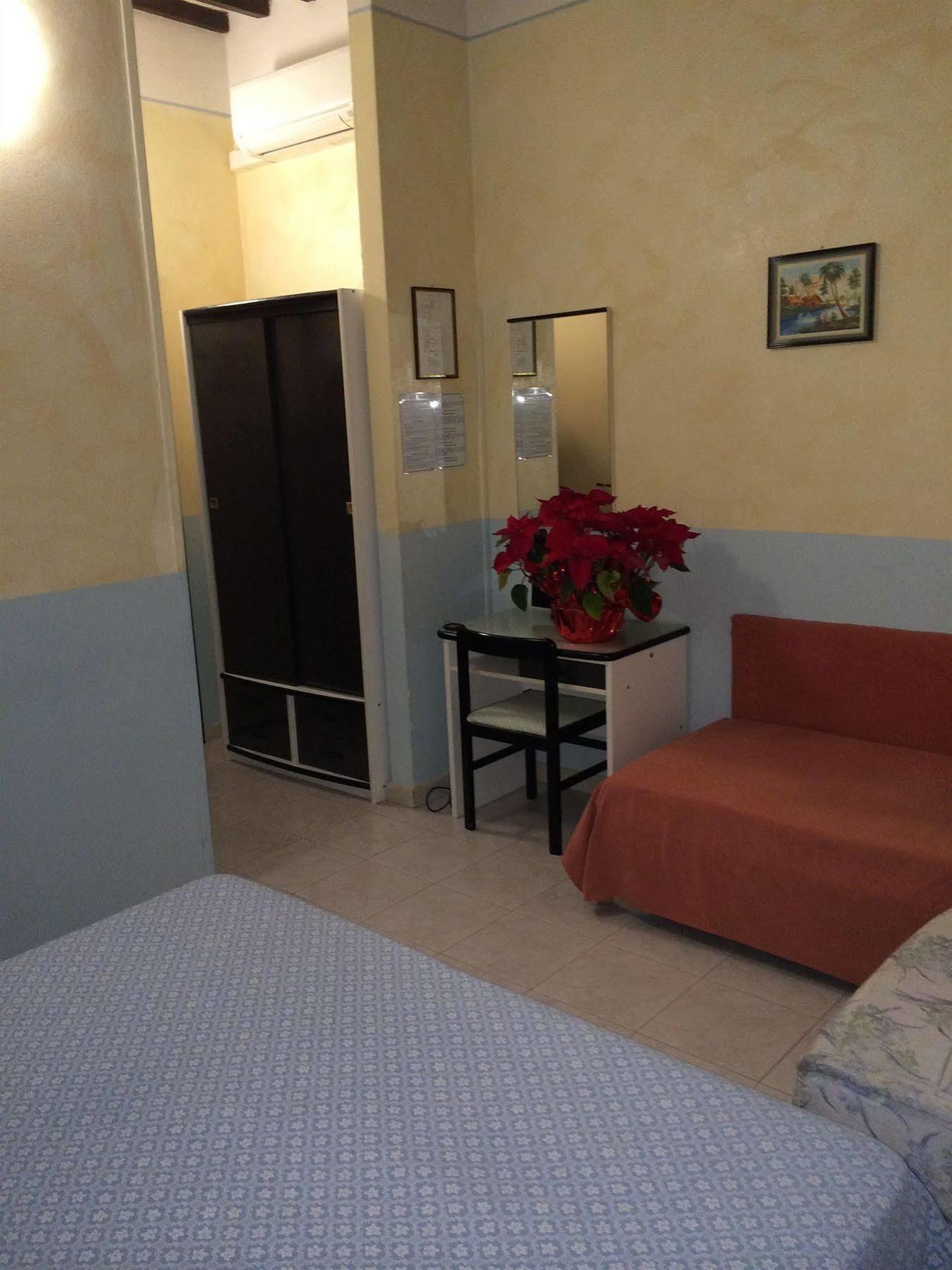 Hotel Amalfitana Пиза Экстерьер фото