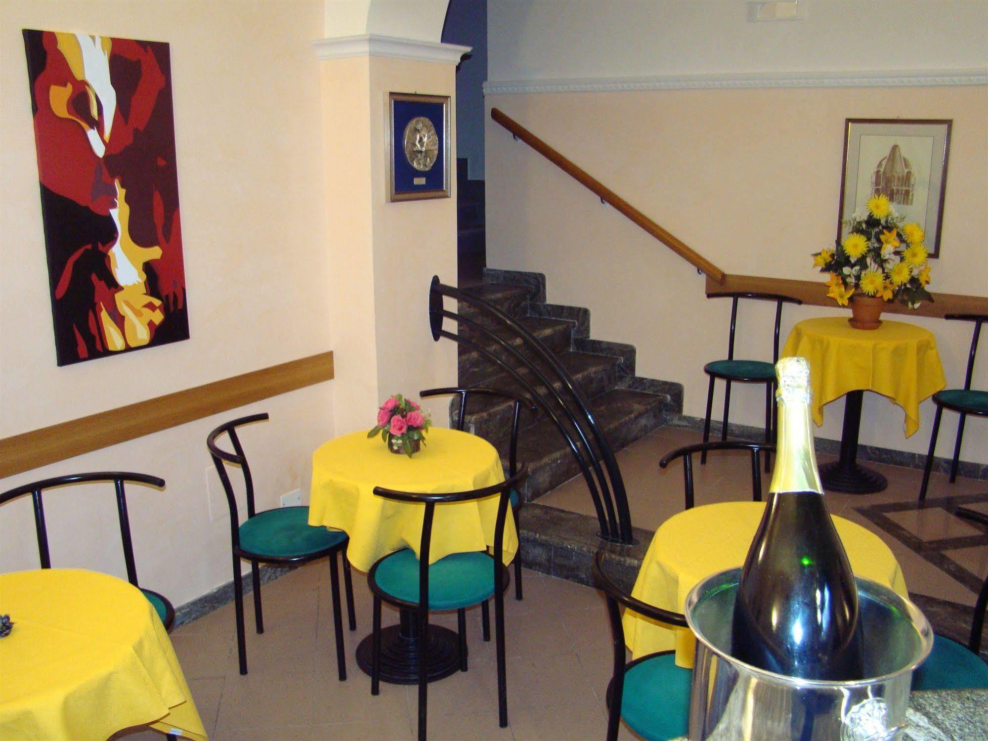 Hotel Amalfitana Пиза Экстерьер фото